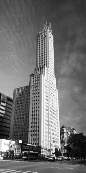 Claudio Sacomano | CS013BW | Edificio Alas