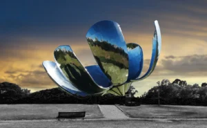 Claudio Sacomano | CS062BWC3| Floralis Genérica