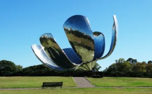 Claudio Sacomano | CS062CO1 | Floralis Genérica