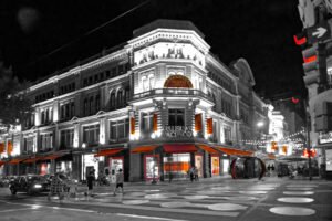 Claudio Sacomano | CS154BWC | Galerías Pacífico