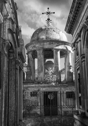 Claudio Sacomano | CS166BW |  Recoleta - J. Carranza