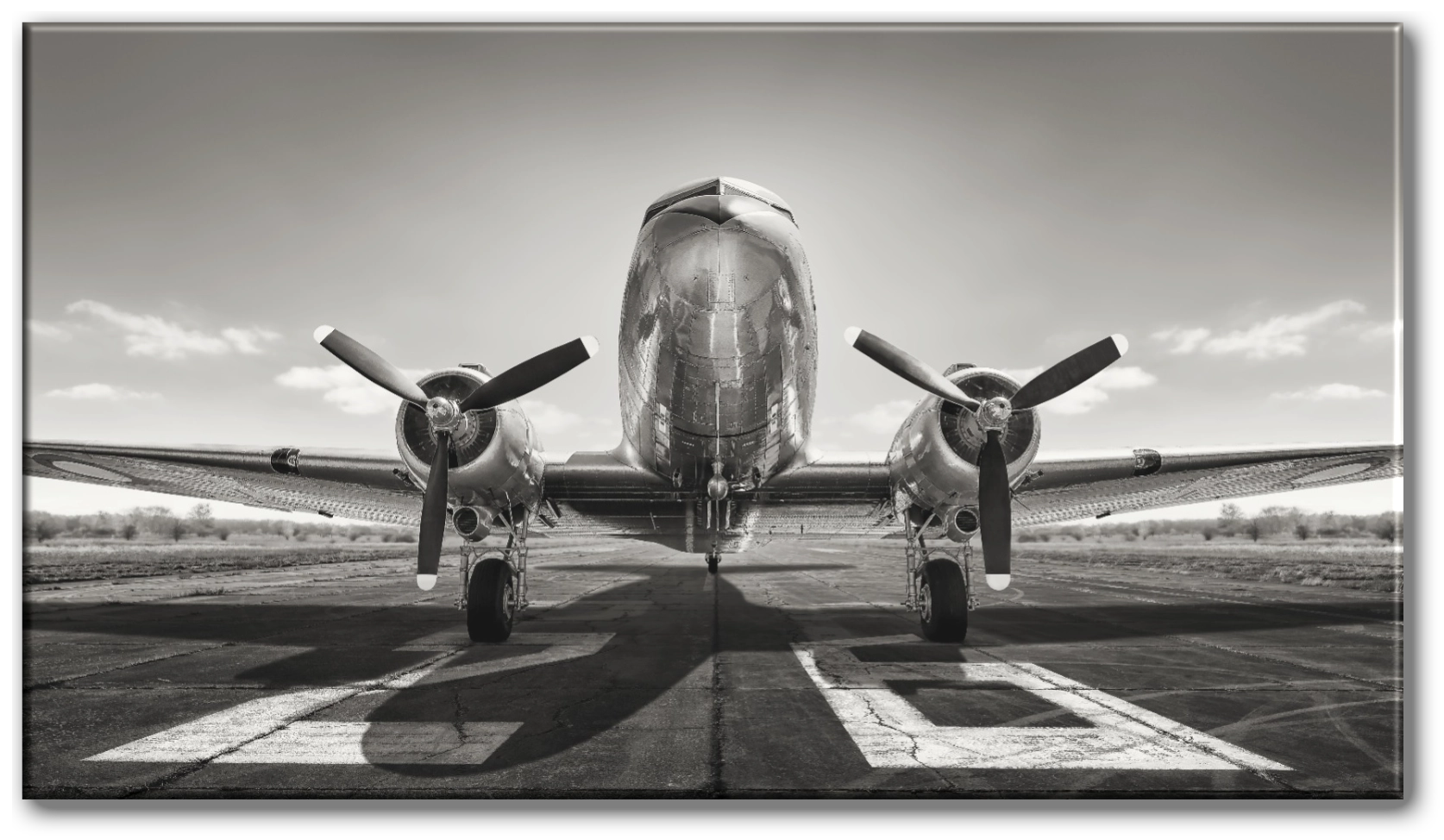 Frank Peters | AS393387781 B70120 | DC3 Historical aircraft on a runway